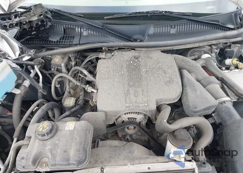 2010 Lincoln Town Car Signature Limited z USA, uszkodzony, nr VIN 2LNBL8CV3AX750822